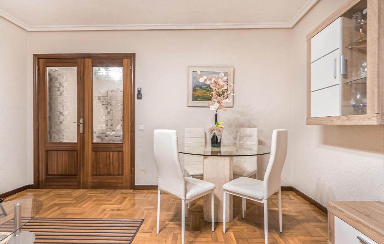 Stunning Apartment In Gijon With Wifi Екстер'єр фото